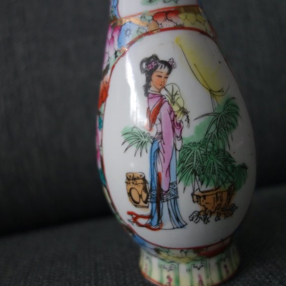 Small 6.5 Inch High Hourglass Shaped Ceramic Flower Vase - Picture 6 of 16